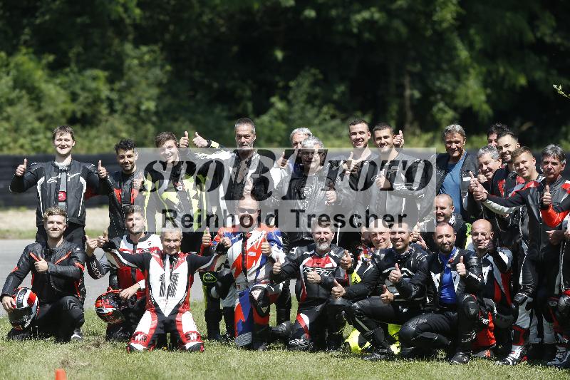 Archiv-2025/27 12.06.2025 Ducati Schweiz Trackday Warmup  ADR/Impressionen